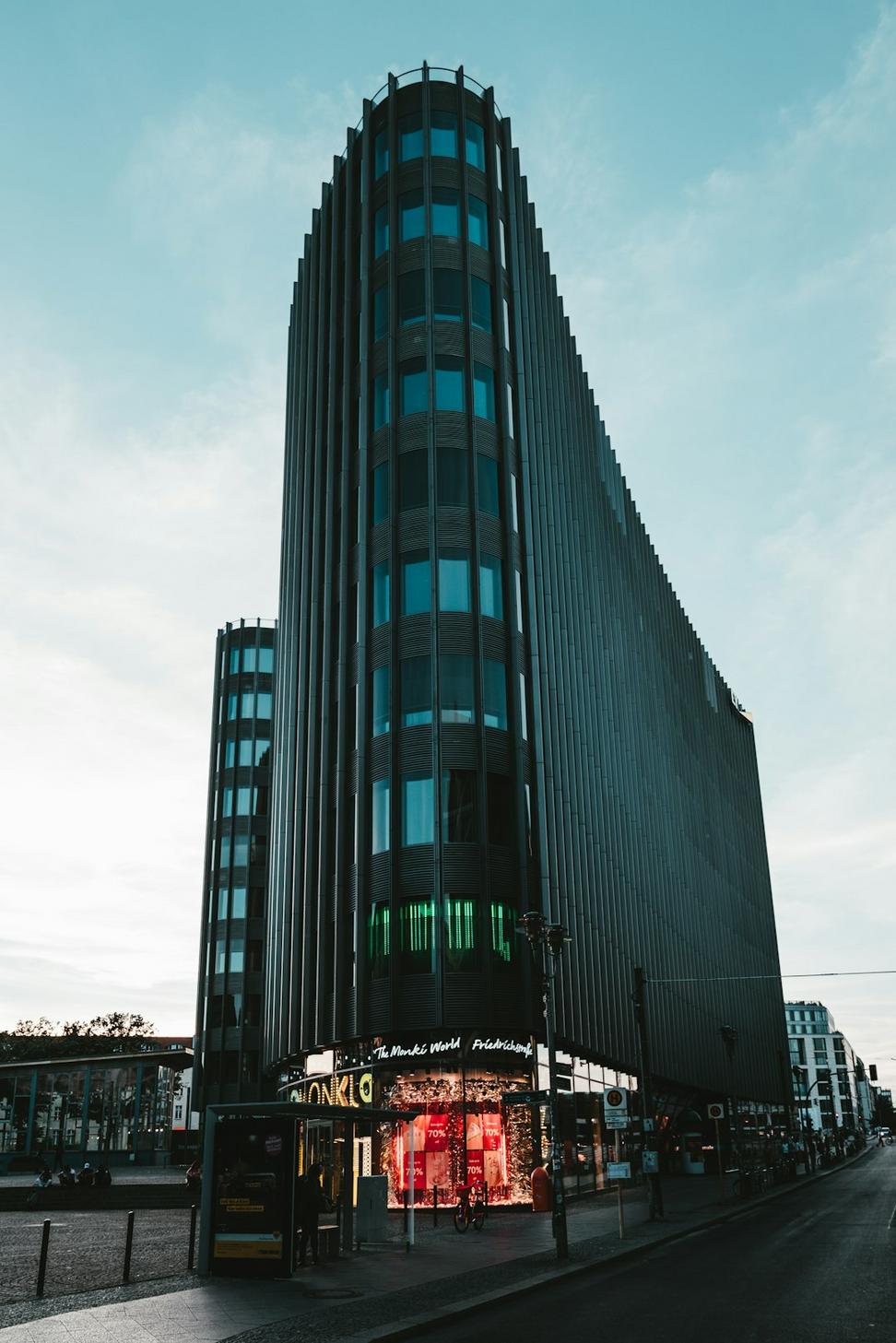 Bay Street Corporate Center
